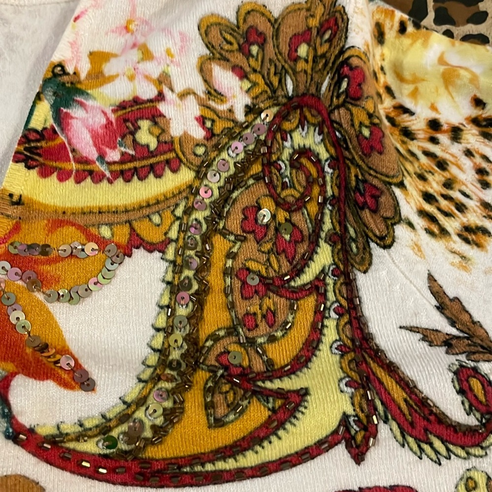 Alberto Makali White V-Neck Animal Print & Floral Embellished Sweater - Picture 4 of 8